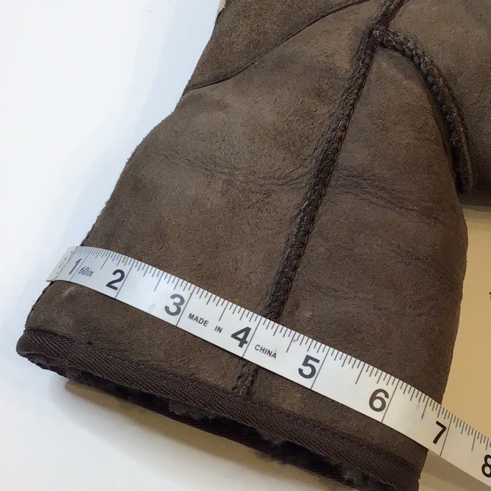 UGG CLASSIC BROWN SHORT WINTER BOOTS W8 - Picture 12 of 12